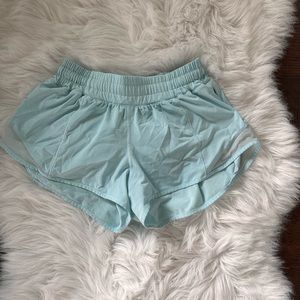 Lululemon hotty hot shorts 2.5